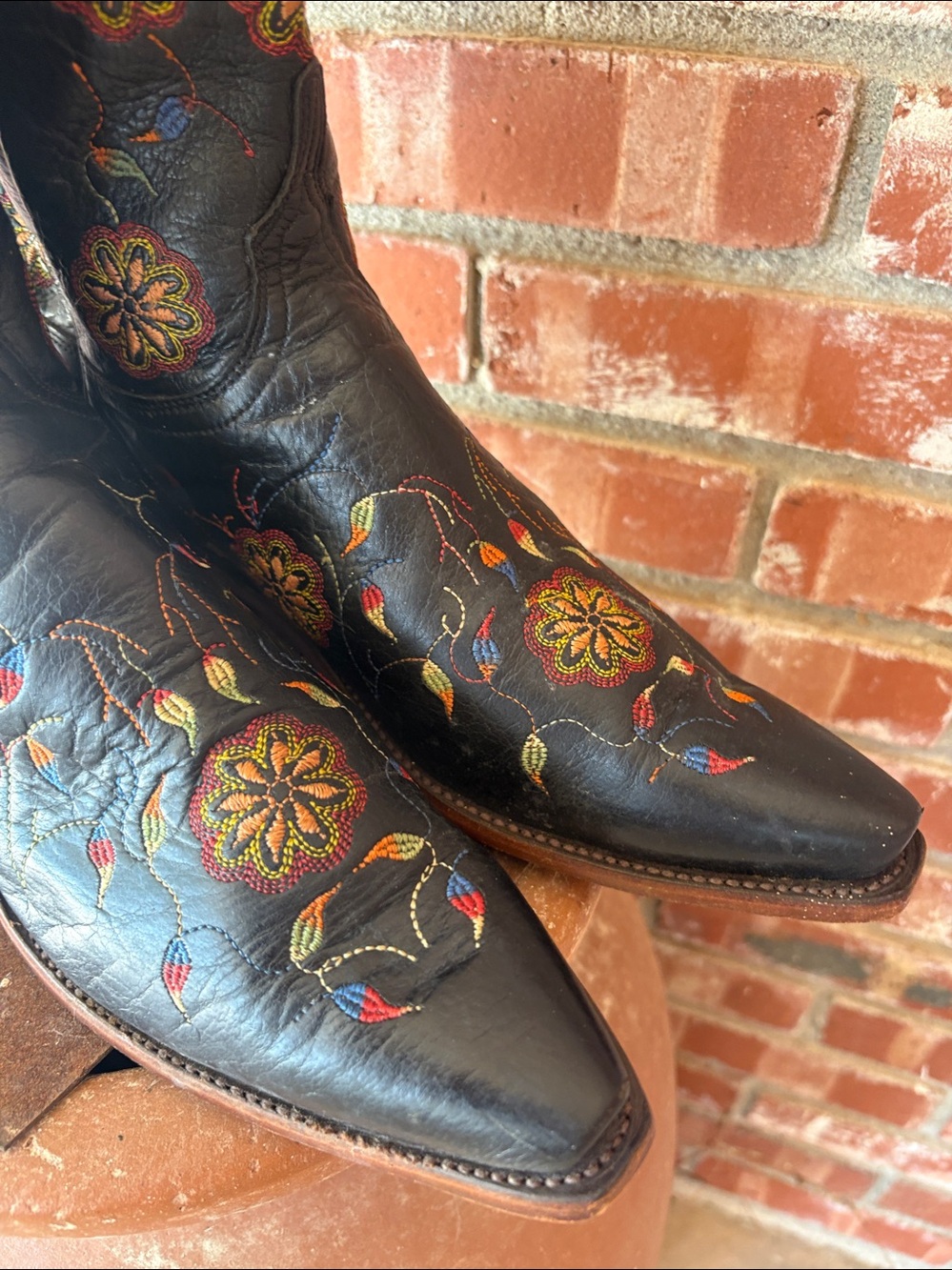 Lucchese Floral Print Embroidered Accent Western Boots size 10 - Picture 2 of 11